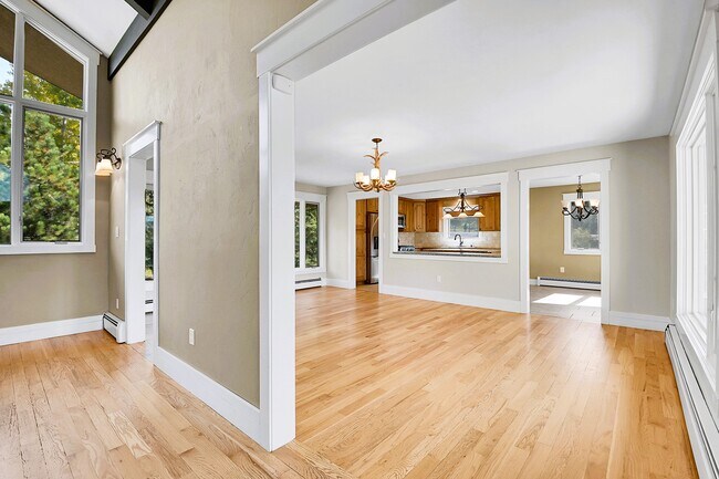 Building Photo - 31340 Brookline Rd