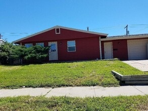 Building Photo - Charming Single Family Home