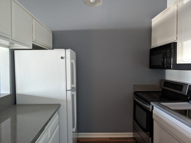 Kitchen - 902 Camino Real