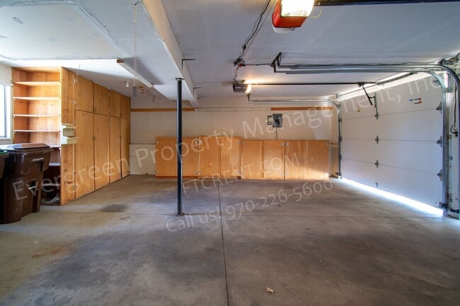 Building Photo - 2206 Wakefield Dr