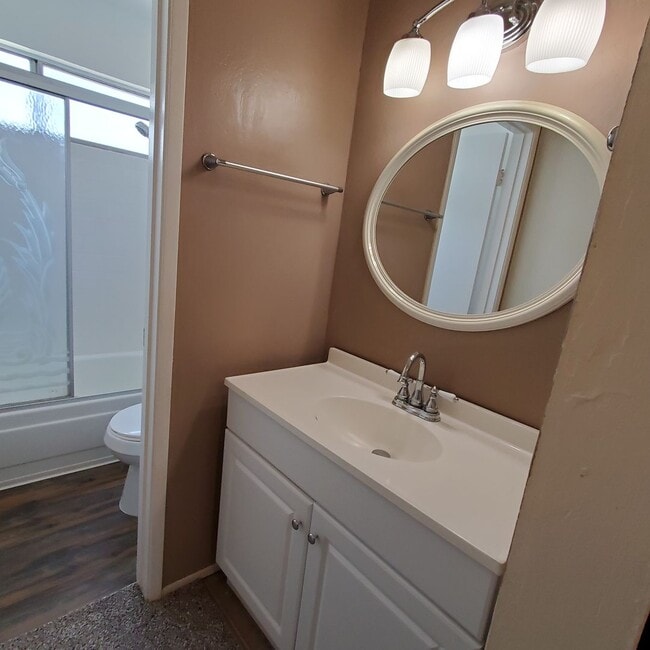 Building Photo - Convenient Livermore 1bd/1ba Ground Floor Condo- Available in April