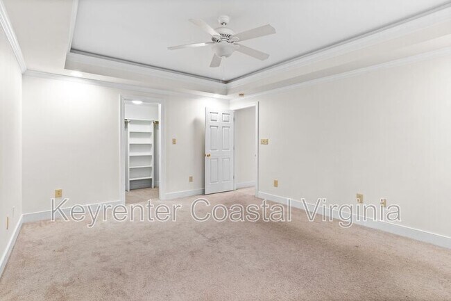 Building Photo - 40 Normandy Ln