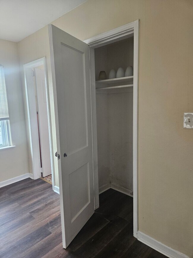 Building Photo - 2014 Blais Ave