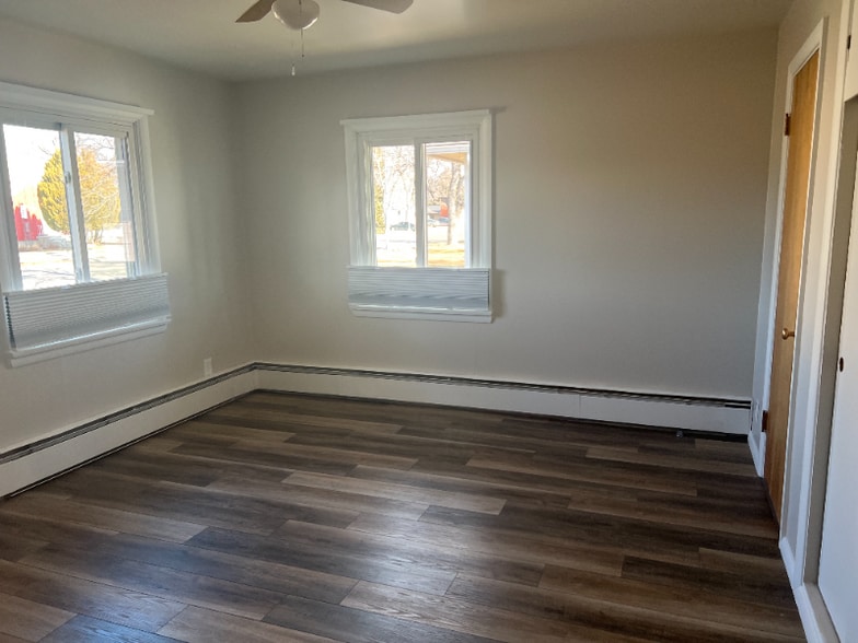 Building Photo - 1235 10th St W