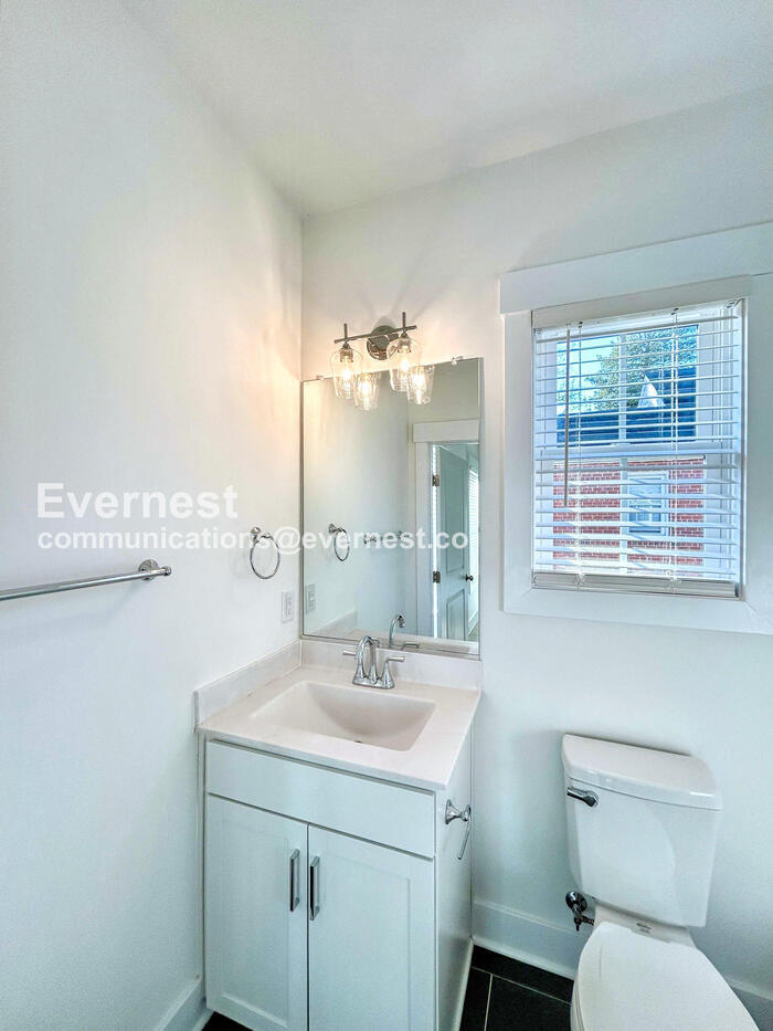 Building Photo - 5214 Campbell Ave