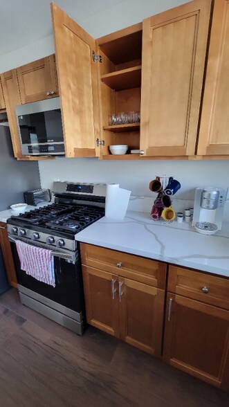 Building Photo - 509 Rose Ave