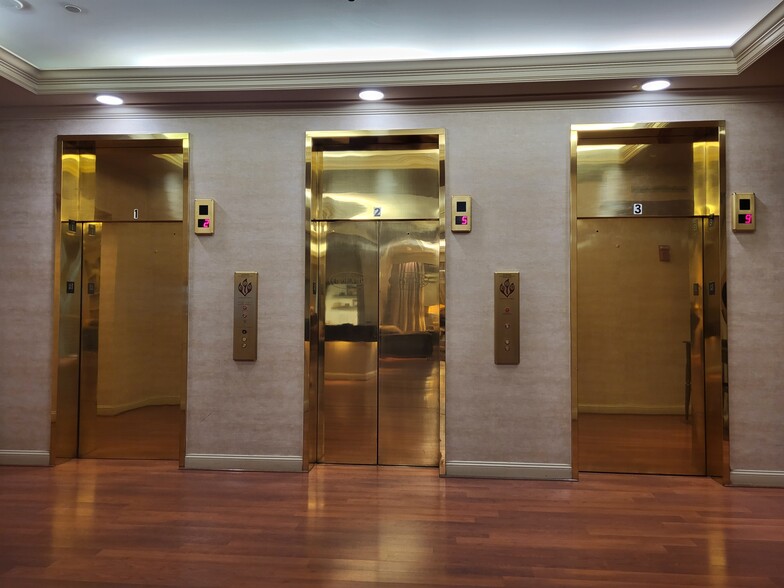 Lobby elevators - 4808 Moorland Ln
