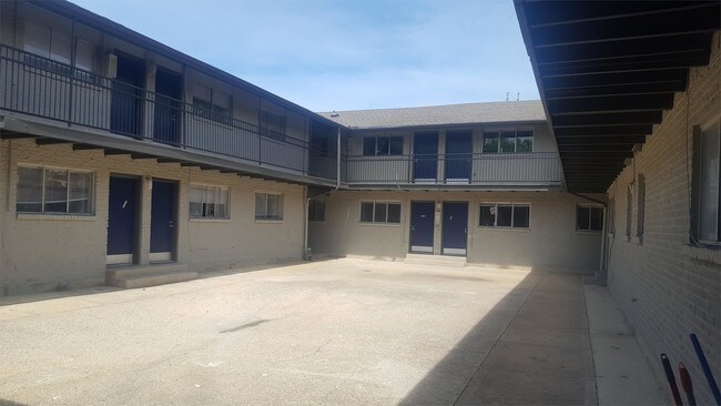 Building Photo - 711 N Ewing Ave