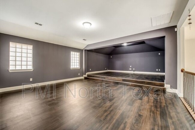 Building Photo - 13293 Dianna Dr