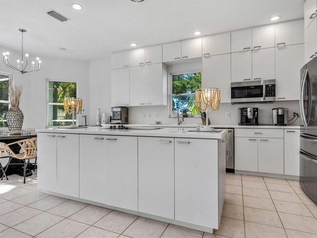 Building Photo - 5018 63rd Dr W