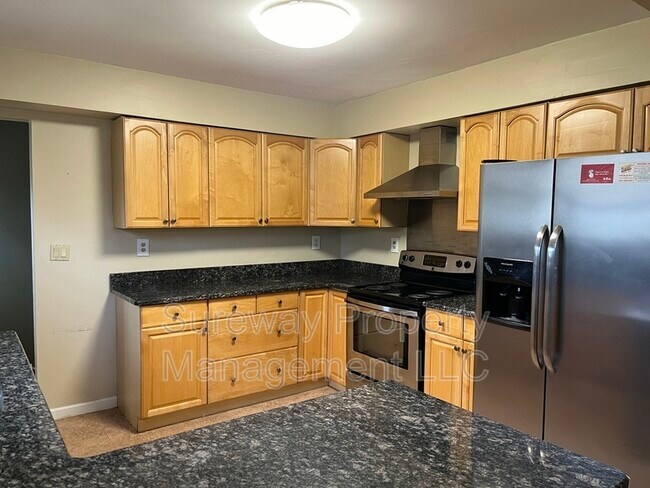 Building Photo - 534 Pardee Blvd