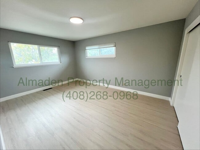 Building Photo - Newly Remodeled Tri-level Home! New Paint & No Carpets!