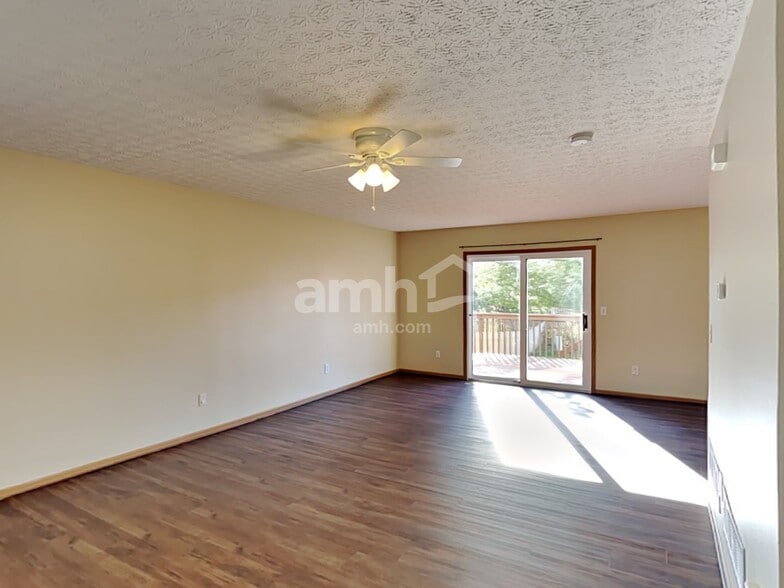 Building Photo - 7337 Kenmare Dr