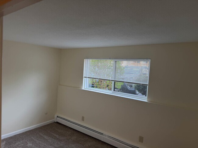 Building Photo - 1 Lancelot Court