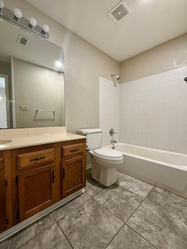 Building Photo - 4411 Rattan Ave