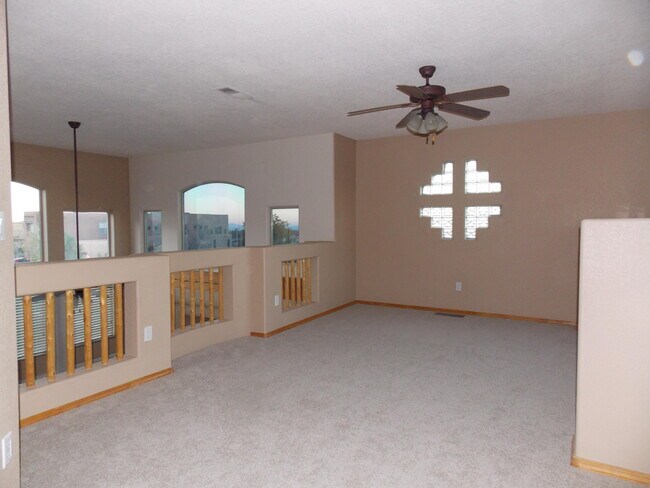 Building Photo - 13200 Silver Peak Pl NE