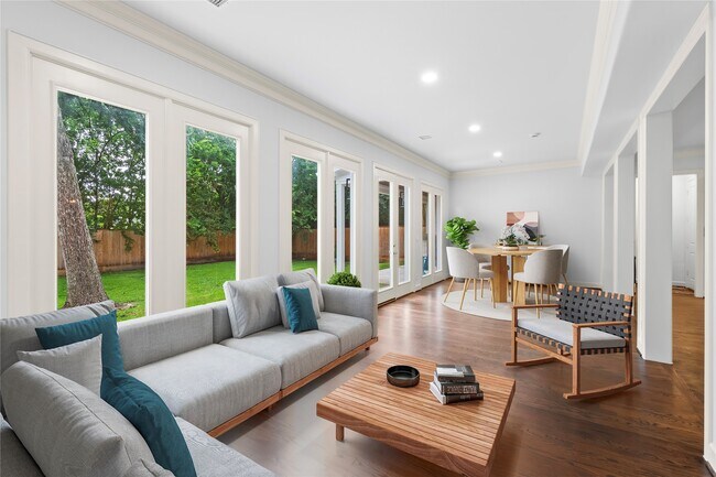 Building Photo - 6404 Community Dr