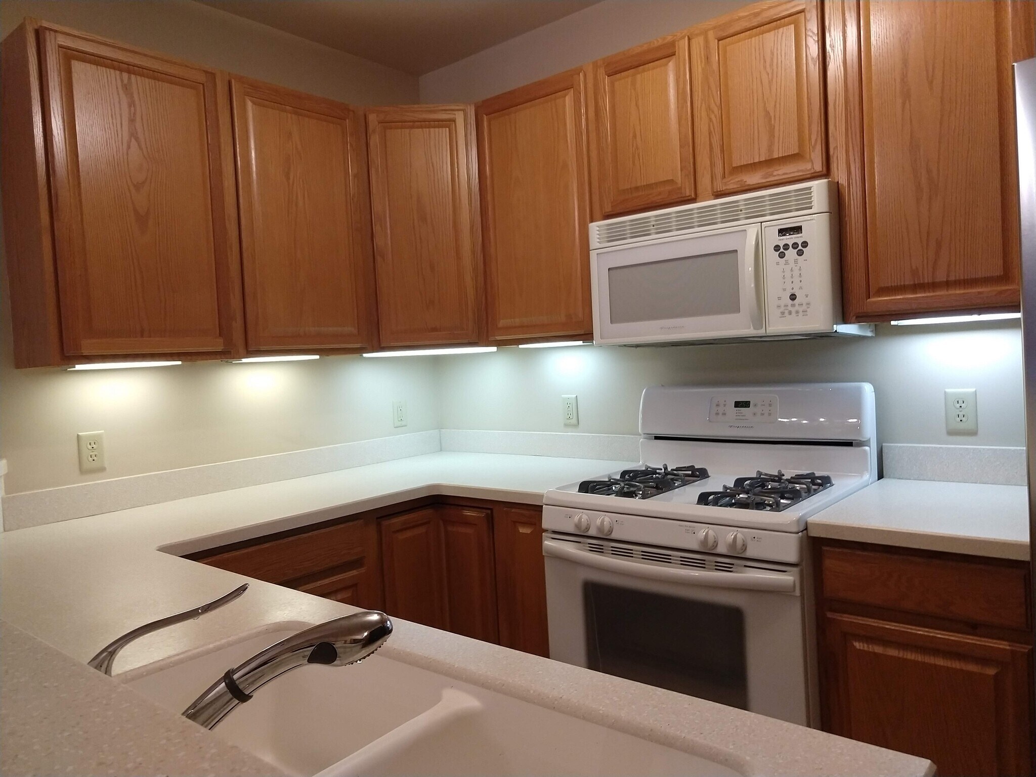 Building Photo - 360 W Washington Ave