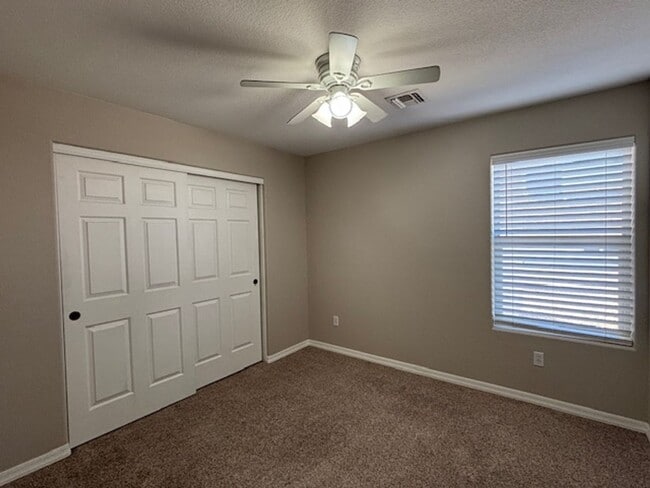 Building Photo - 3 Bedroom - 2 Bath Home