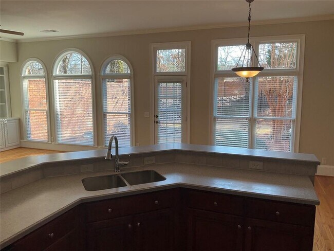 Building Photo - 6193 Spalding Dr