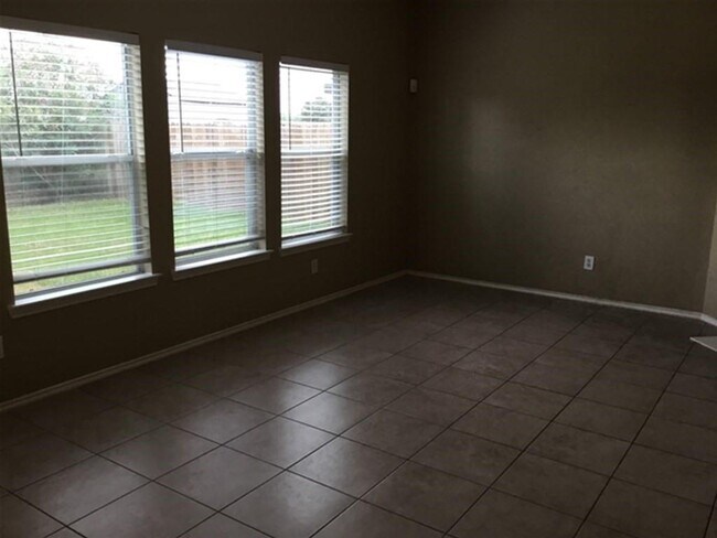 Building Photo - 6205 Ozark Tr