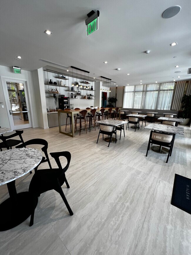 Building Photo - 670 W 74th Pl