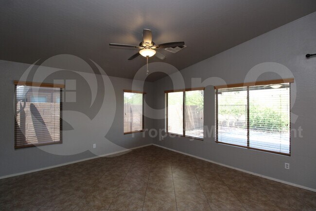 Building Photo - 5406 W Ian Dr