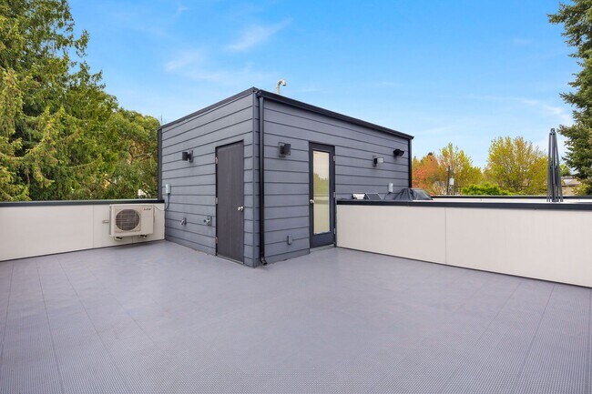 Building Photo - Gorgeous Urban Madrona 3-bedroom home