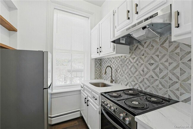 Building Photo - 19 N Broadway