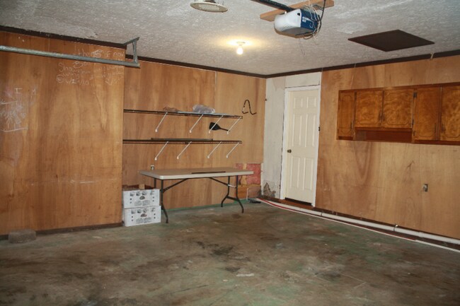Building Photo - 141 Corner Oak Ct