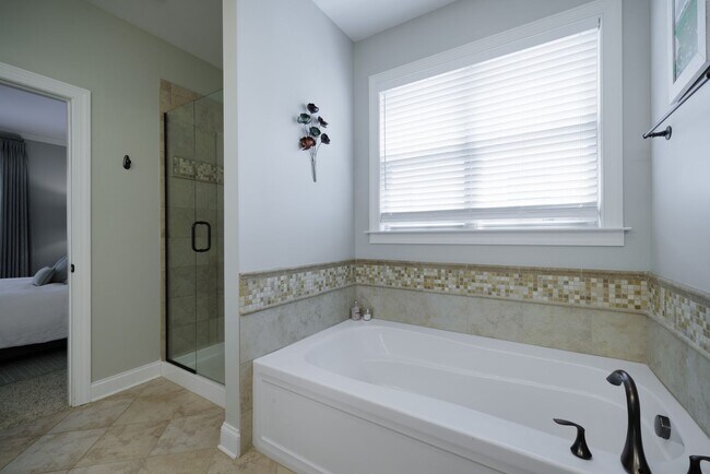 Building Photo - Beautiful home in Charleston walk community!