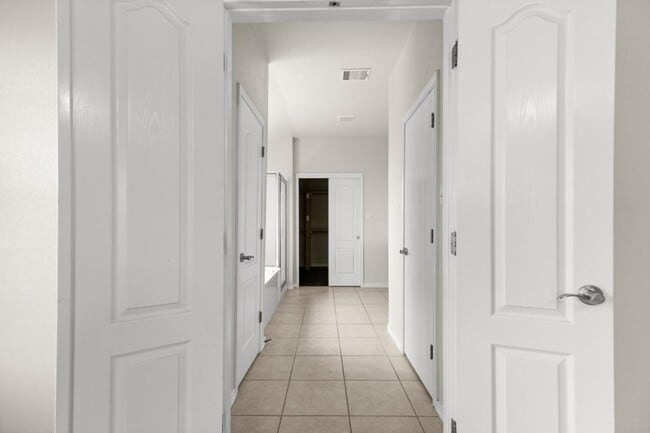 Building Photo - 2802 Scottsdale Dr