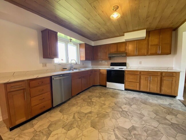 Building Photo - 3 Bedroom 1 Bathroom Available in Springfi...