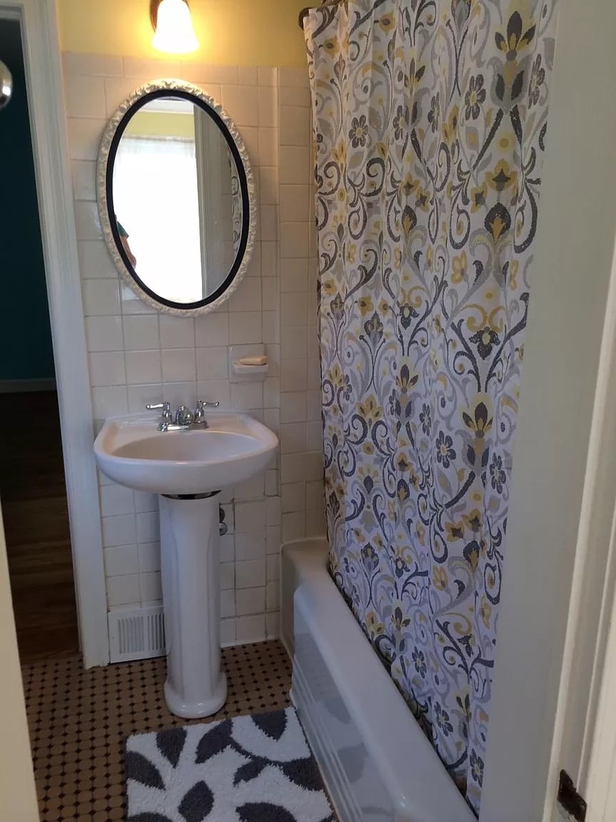 1st Floor Bath - 4020 7th St S