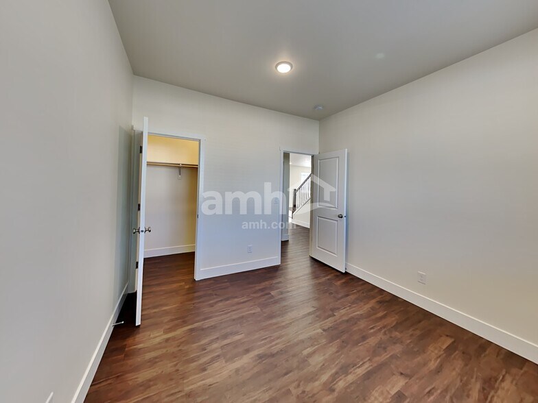 Building Photo - 17612 26th Ave Ct E