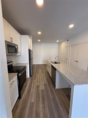 Building Photo - 300 N McDonald St