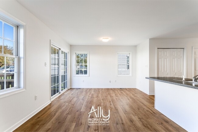 Building Photo - 409 S Magnolia Ave