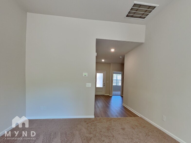 Building Photo - 350 Taverners Ln