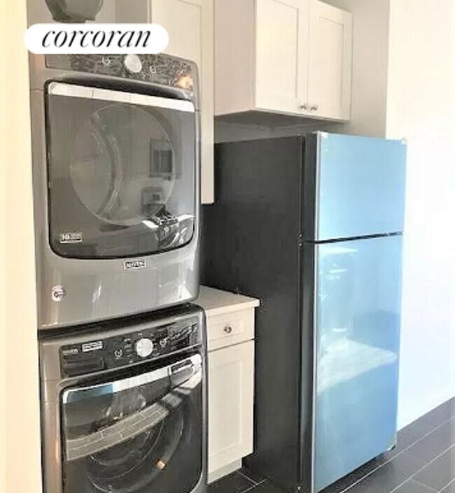 Building Photo - 601 W 174th St