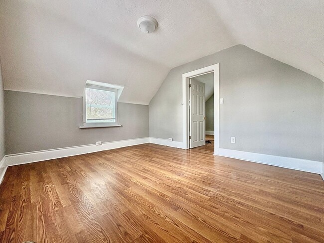 Building Photo - 1052 O'Brien