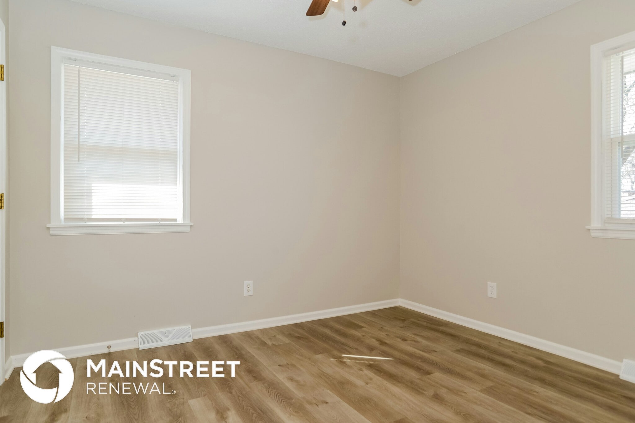 Building Photo - 4701 NE 48th St