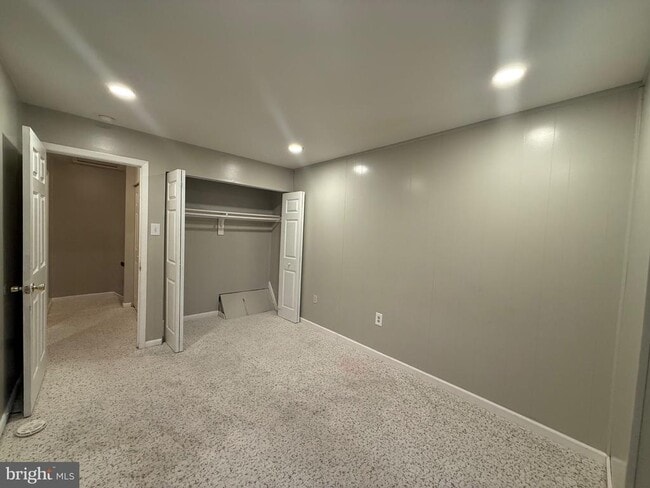 Building Photo - 9200 Bridle Path Ln