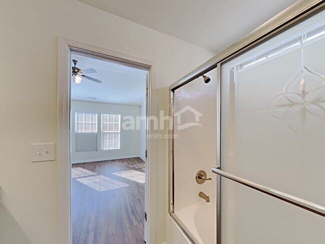Building Photo - 5114 Wetlands Dr