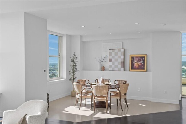 Building Photo - 1 W Exchange St