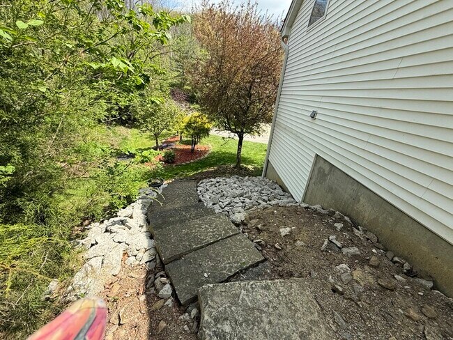 Building Photo - SIngle Family