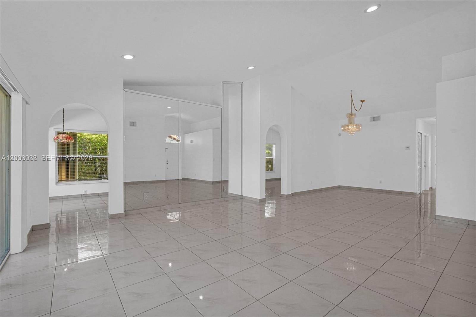 Building Photo - 358 SW 163rd Ave