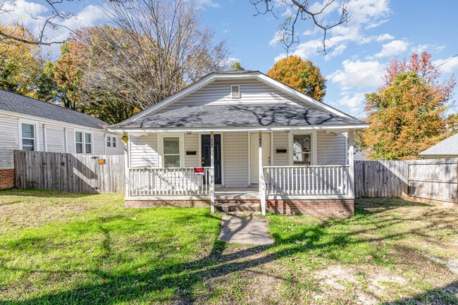 Building Photo - 659 Wilson St