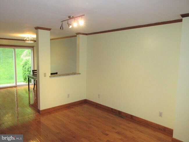 Building Photo - 4830 Misty Ct