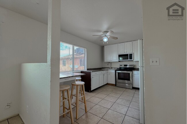 Building Photo - 641 N 30th St