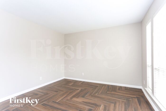 Building Photo - 6805 Longmeadow Dr